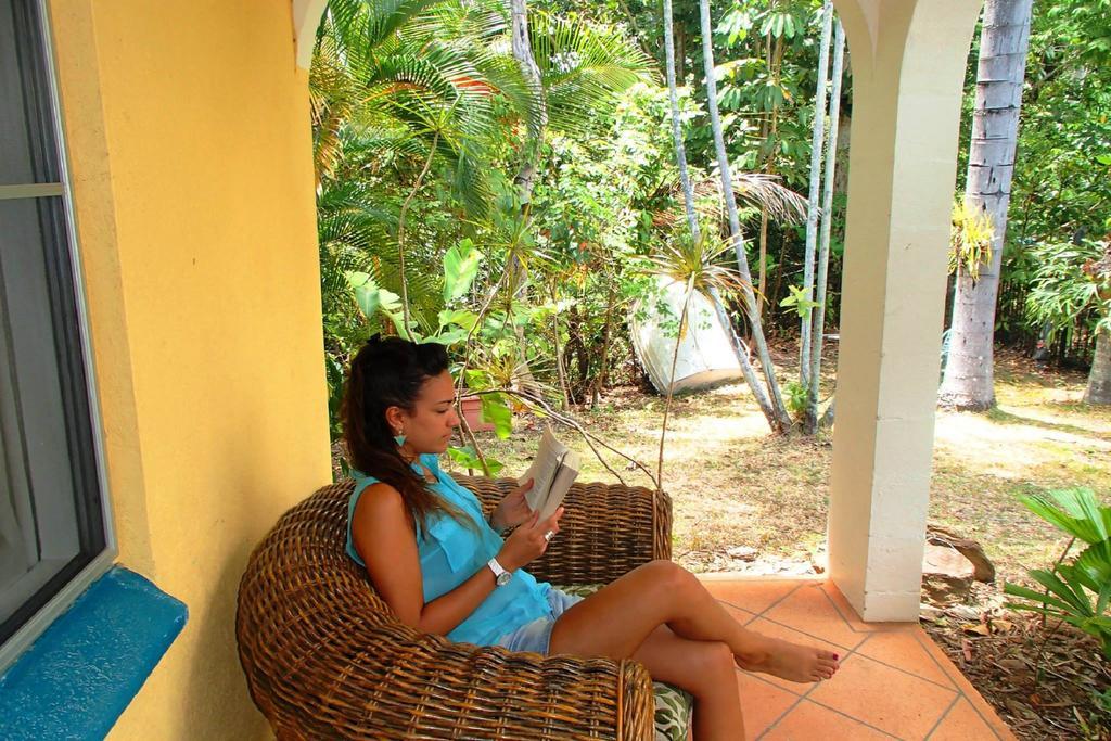 Villa Marine Holiday Apartments Cairns Yorkeys Knob Bagian luar foto