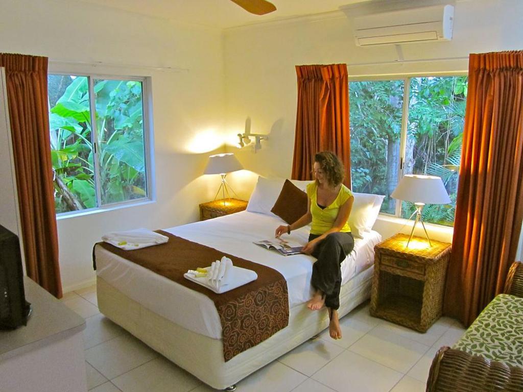 Villa Marine Holiday Apartments Cairns Yorkeys Knob Bagian luar foto